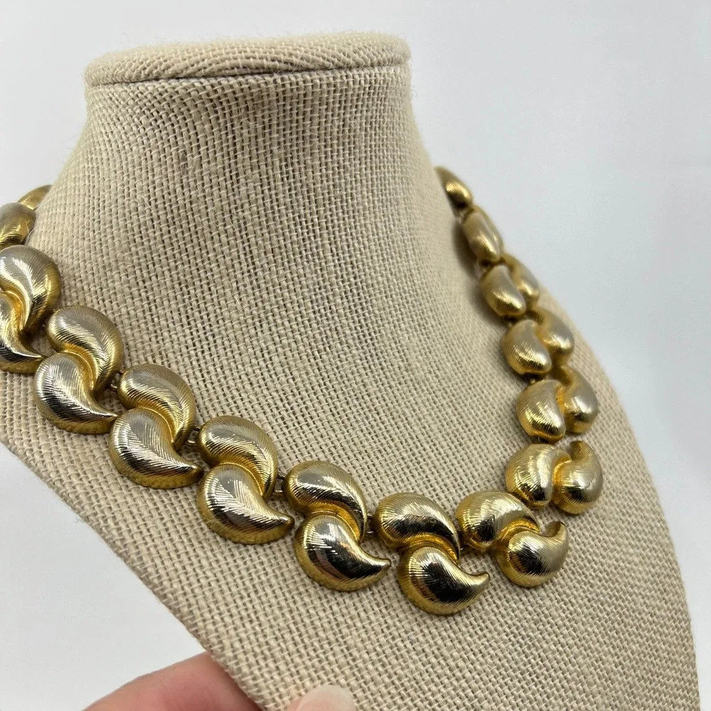 Vintage Brushed Gold Tone Chunky Collar Necklace Costume Jewelry Glam Formal